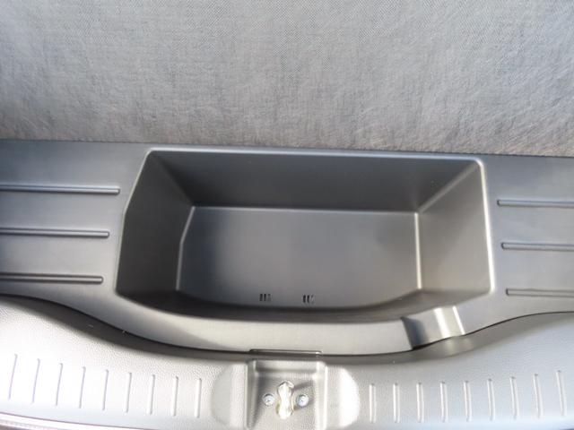 フィット ｅ：ＨＥＶホーム　認定中古車　電子制御パーキングブレーキ　ホンダコネクト対応ナビ　ブラインドスポットモニター　全周囲カメラ　ＥＴＣ　クルーズコントロール　ホンダセンシング　フルセグ　ＵＳＢ接続　Ｂｌｕｅｔｏｏｔｈ対応（23枚目）