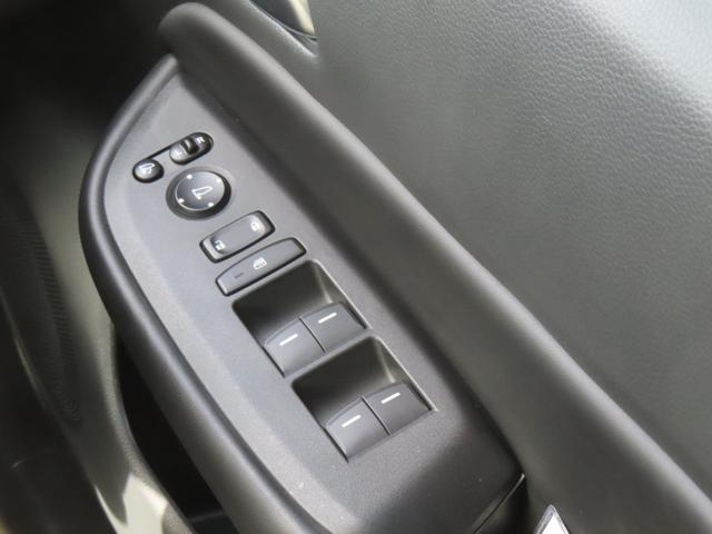 フィット ｅ：ＨＥＶホーム　認定中古車　電子制御パーキングブレーキ　ホンダコネクト対応ナビ　ブラインドスポットモニター　全周囲カメラ　ＥＴＣ　クルーズコントロール　ホンダセンシング　フルセグ　ＵＳＢ接続　Ｂｌｕｅｔｏｏｔｈ対応（37枚目）