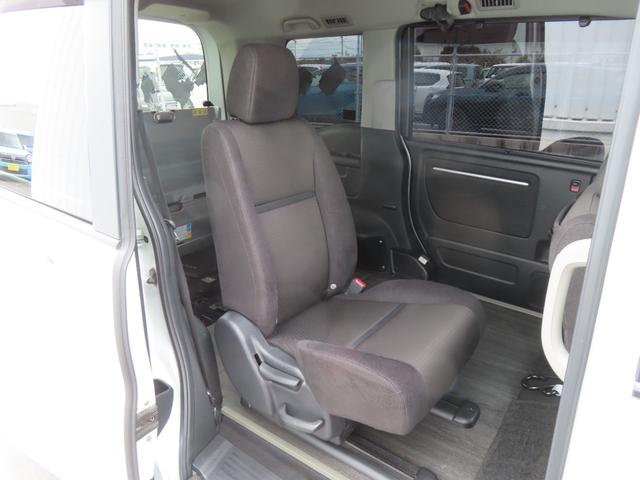 ステップワゴンスパーダ スパーダホンダセンシング車いす仕様車２列目乗車タイプ　認定中古車　スロープ　両側パワースライドドア　１０インチ純正ナビ　バックカメラ　ＥＴＣ　福祉車両　クルーズコントロール　純正アルミホイール　フルセグ　ＣＤ／ＤＶＤ　ＵＳＢ接続　Ｂｌｕｅｔｏｏｔｈ対応（17枚目）