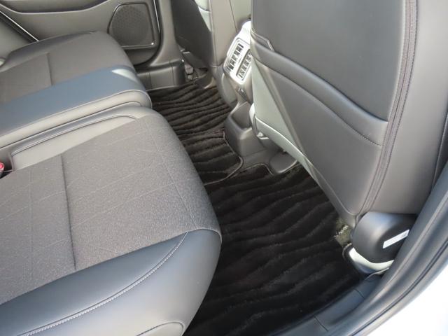 ヴェゼル ｅ：ＨＥＶＺ　認定中古車　ステアリングヒーター　電子制御パーキングブレーキ　シートヒーター　純正９インチナビ　バックカメラ　ＥＴＣ　クルーズコントロール　イモビライザー　純正アルミホイール　フルセグ　ＣＤ／ＤＶＤ（21枚目）