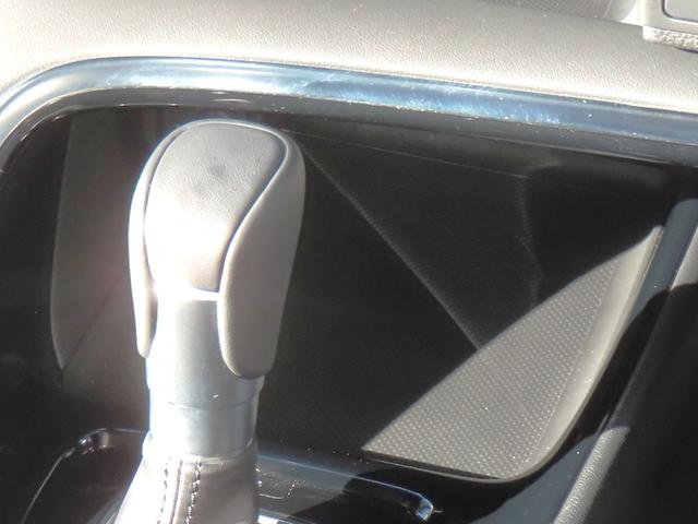 ヴェゼル ｅ：ＨＥＶＺ　認定中古車　ステアリングヒーター　電子制御パーキングブレーキ　シートヒーター　純正９インチナビ　バックカメラ　ＥＴＣ　クルーズコントロール　イモビライザー　純正アルミホイール　フルセグ　ＣＤ／ＤＶＤ（48枚目）