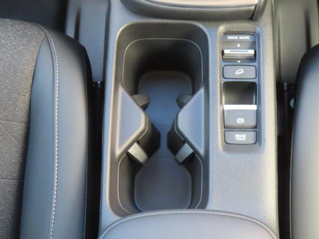 ヴェゼル ｅ：ＨＥＶＺ　認定中古車　ステアリングヒーター　電子制御パーキングブレーキ　シートヒーター　純正９インチナビ　バックカメラ　ＥＴＣ　クルーズコントロール　イモビライザー　純正アルミホイール　フルセグ　ＣＤ／ＤＶＤ（49枚目）