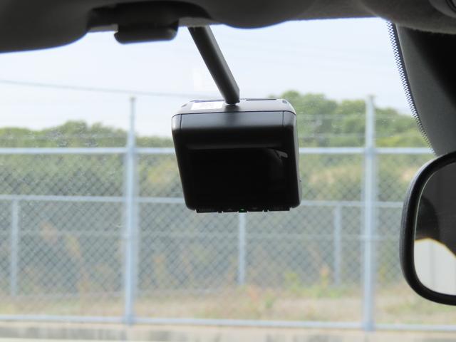 フィット ベーシック　認定中古車　電子制御パーキングブレーキ　純正ナビ　バックカメラ　ＥＴＣ　ドライブレコーダー　クルーズコントロール　ホンダセンシング　障害物センサー　ＣＤ　ＵＳＢ　Ｂｌｕｅｔｏｏｔｈ　レンタカーアップ（45枚目）