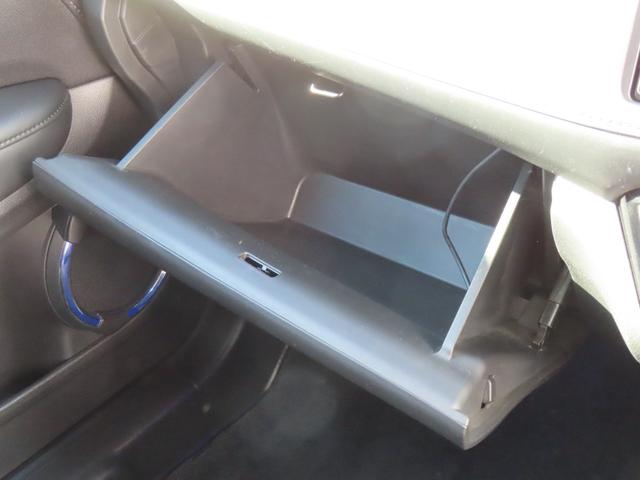 ヴェゼル ハイブリッドＺ・ホンダセンシング　認定中古車　ドライビングポジションシステム　電子制御パーキングブレーキ　シートヒーター　８インチ純正ナビ　バックカメラ　ＥＴＣ　ドライブレコーダー　クルーズコントロール　イモビライザー　電動シート（48枚目）