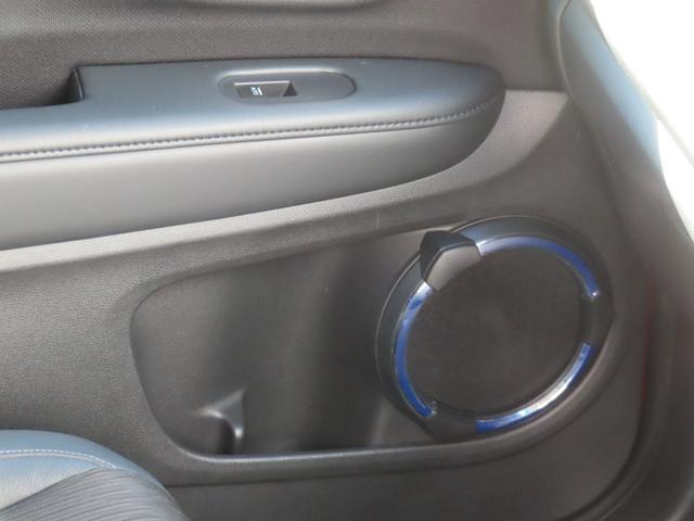 ヴェゼル ハイブリッドＺ・ホンダセンシング　認定中古車　ドライビングポジションシステム　電子制御パーキングブレーキ　シートヒーター　８インチ純正ナビ　バックカメラ　ＥＴＣ　ドライブレコーダー　クルーズコントロール　イモビライザー　電動シート（50枚目）