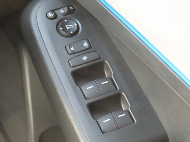 ヴェゼル ｅ：ＨＥＶＺ・ＰＬａＹパッケージ　認定中古車　スタイリングヒーター　サンルーフ　電子制御パーキングブレーキ　ブラインドスポットモニター　ホンダコネクト対応ナビ　シートヒーター　全周囲カメラ　ＥＴＣ　前後ドライブレコーダー（50枚目）