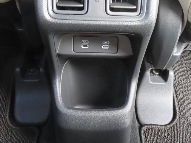 ヴェゼル ｅ：ＨＥＶＺ・ＰＬａＹパッケージ　認定中古車　スタイリングヒーター　サンルーフ　電子制御パーキングブレーキ　ブラインドスポットモニター　ホンダコネクト対応ナビ　シートヒーター　全周囲カメラ　ＥＴＣ　前後ドライブレコーダー（54枚目）