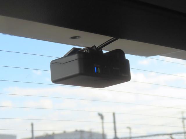 ヴェゼル ｅ：ＨＥＶＺ・ＰＬａＹパッケージ　認定中古車　スタイリングヒーター　サンルーフ　電子制御パーキングブレーキ　ブラインドスポットモニター　ホンダコネクト対応ナビ　シートヒーター　全周囲カメラ　ＥＴＣ　前後ドライブレコーダー（58枚目）