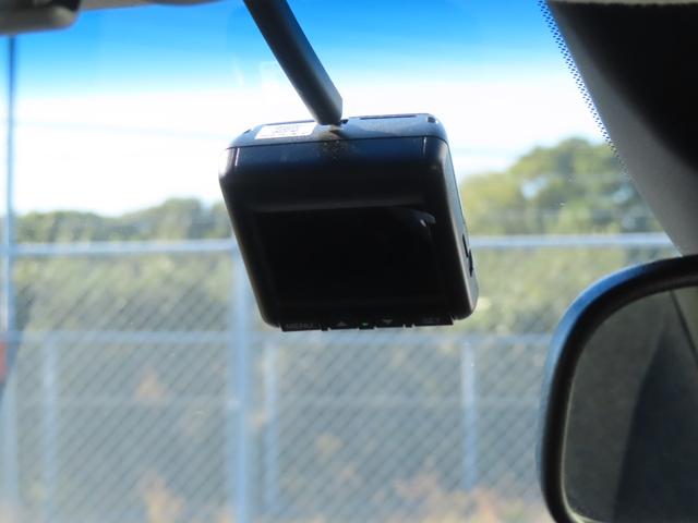 フィット ｅ：ＨＥＶホーム　認定中古車　電子制御パーキングブレーキ　純正ナビ　ＥＴＣ　バックカメラ　ドライブレコーダー　クルーズコントロール　障害物センサー　ＣＤ再生　ＵＳＢ接続　Ｂｌｕｅｔｏｏｔｈ対応　レンタカーアップ（48枚目）