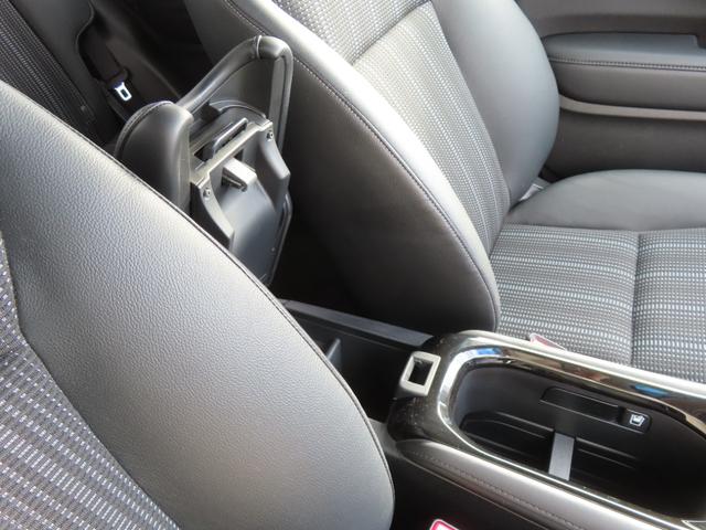 ヴェゼル ハイブリッドＺ・ホンダセンシング　認定中古車　ドライビングポジションシステム　電子制御パーキングブレーキ　８インチ純正ナビ　シートヒーター　ＥＴＣ　バックカメラ　ドライブレコーダー　イモビライザー　フルセグ　ＣＤ／ＤＶＤ再生（17枚目）