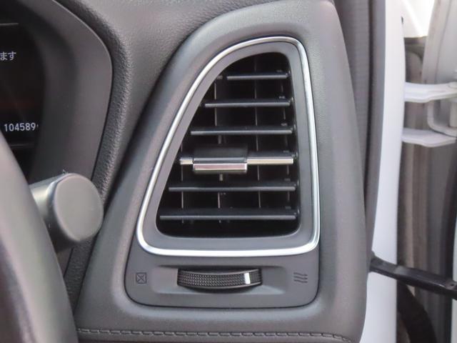 ヴェゼル ハイブリッドＺ・ホンダセンシング　認定中古車　ドライビングポジションシステム　電子制御パーキングブレーキ　８インチ純正ナビ　シートヒーター　ＥＴＣ　バックカメラ　ドライブレコーダー　イモビライザー　フルセグ　ＣＤ／ＤＶＤ再生（39枚目）