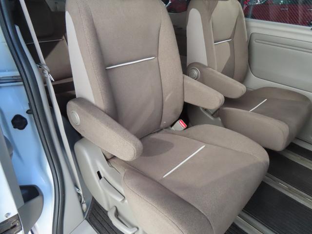 ステップワゴン Ｇ　認定中古車　リア席モニター　両側パワースライドドア　クルーズコントロール　社外ナビ　ＥＴＣ　バックカメラ　イモビライザー　アイドリングストップ　フルセグ　ＣＤ／ＤＶＤ　ＵＳＢ　Ｂｌｕｅｔｏｏｔｈ対応（18枚目）