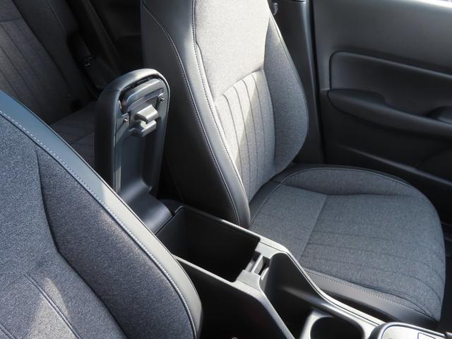 フィット ｅ：ＨＥＶホームブラックスタイル　認定中古車　電子制御パーキングブレーキ　９インチ純正ナビ　バックカメラ　ＥＴＣ　クルーズコントロール　イモビライザー　純正アルミホイール　ＡＢＳ　フルセグ　ＣＤ／ＤＶＤ　ＵＳＢ　Ｂｌｕｅｔｏｏｔｈ対応（15枚目）