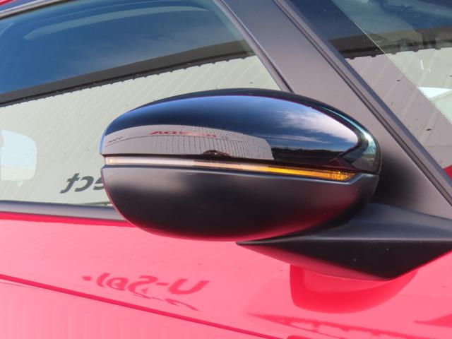 フィット ｅ：ＨＥＶホームブラックスタイル　認定中古車　電子制御パーキングブレーキ　９インチ純正ナビ　バックカメラ　ＥＴＣ　クルーズコントロール　イモビライザー　純正アルミホイール　ＡＢＳ　フルセグ　ＣＤ／ＤＶＤ　ＵＳＢ　Ｂｌｕｅｔｏｏｔｈ対応（56枚目）