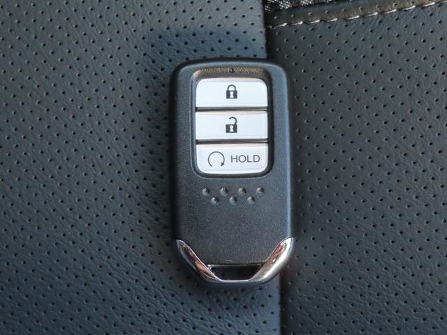 シビック ハッチバック　認定中古車　サンルーフ　電子制御パーキングブレーキ　クルーズコントロール　純正ナビ　ＥＴＣ　バックカメラ　ナビ連動型前後ドライブレコーダー　ＵＳＢ　Ｂｌｕｅｔｏｏｔｈ対応（30枚目）