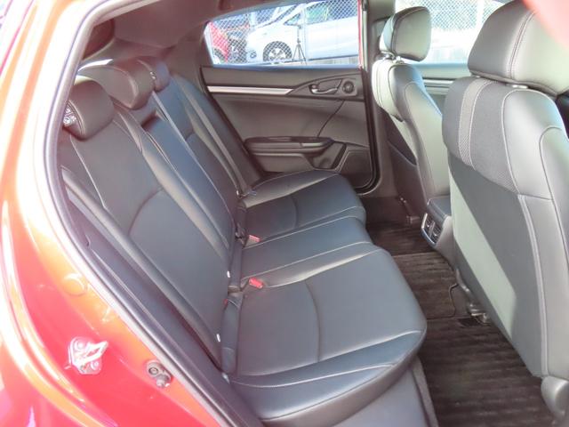 シビック ハッチバック　認定中古車　サンルーフ　電子制御パーキングブレーキ　クルーズコントロール　純正ナビ　ＥＴＣ　バックカメラ　ナビ連動型前後ドライブレコーダー　ＵＳＢ　Ｂｌｕｅｔｏｏｔｈ対応（34枚目）