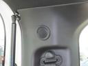 【スピーカー】車内各所に配置されたスピーカーで、お気に入りの音楽やラジオを聞きながらドライブを堪能できます。