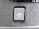 【アクセサリーソケット(DC12V)】180Wまで出力でき、車載用の電化製品に電源を供給できます。