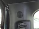 【スピーカー】車内各所に配置されたスピーカーで、お気に入りの音楽やラジオを聞きながらドライブを堪能できます。