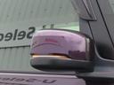 【LEDドアミラーウインカー】ドアミラーにウィンカーが付いているので、周りの車がウインカーやハザードに気付きやすくなります。右左折時や車線変更時の事故を防ぎ、安全に走行できます。