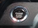【プッシュエンジンスタート】スマートキーを携帯していればスイッチを押すだけで、エンジンの始動・停止が可能。キーをバッグから取り出して差し込む手間がいりません。