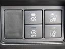 【スイッチ類】トラクションコントロール・CMBS(衝突軽減ブレーキシステム)・アイドリングストップ・路外逸脱抑制機能のスイッチがあります。