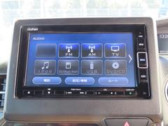 【ホンダ純正ギャザズ（ＶＸＭ−２０４ＶＦｉ）】Ｂｌｕｅｔｏｏｔｈ接続に対応しています。その他、ＴＶやＡＭ／ＦＭラジオの視聴・ＣＤやＤＶＤ再生・ＵＳＢ接続などが可能です。 6