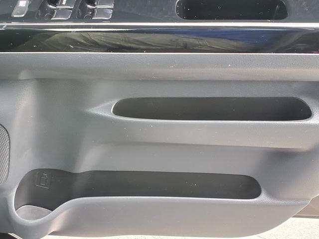 スペーシアカスタム ＧＳ　ナビ　フルセグ　ＣＤ　ＤＶＤ　Ｂｌｕｅｔｏｏｔｈ接続　バックカメラ　左側パワースライドドア　運転席シートヒーター　ＨＩＤヘッドライト　スマートキー（33枚目）