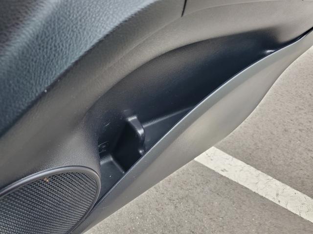 シエンタ Ｇ　純正ナビ　ＣＤ　ＤＶＤＢｌｕｅｔｏｏｔｈ　Ｂｌｕｅｔｏｏｔｈ　フルセグＴＶ　Ｂカメラ　ＥＴＣ　両側パワースライドドア　社外１５インチアルミホイール　プッシュスタート　衝突被害軽減ブレーキ　アイスト（51枚目）