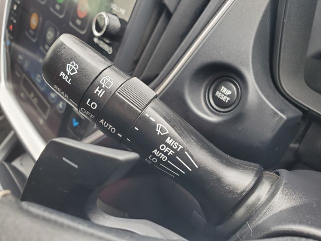 インプレッサ ＳＴ　ナビ　フルセグ　全方位カメラ　ＥＴＣ　Ｂｌｕｅｔｏｏｔｈ　クルーズコントロール　オートライト　シートヒーター　ドラレコ前　純正１７インチアルミホイール（21枚目）