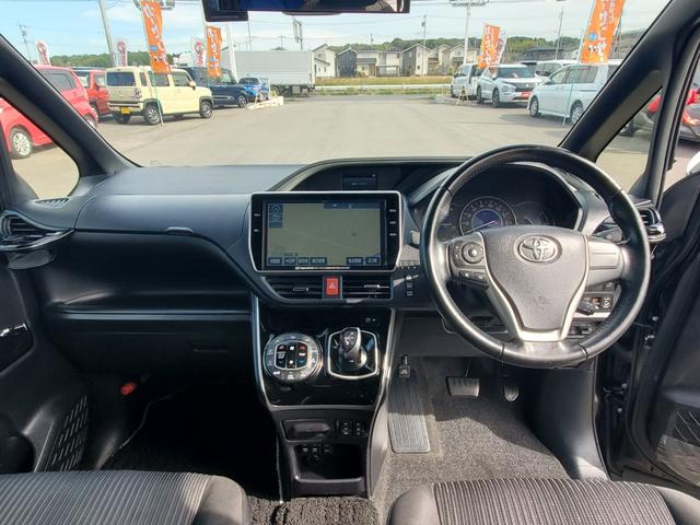 ヴォクシー ハイブリッドＺＳ　煌　純正１０インチナビ　フルセグ　ＣＤ　ＤＶＤ　Ｂｌｕｅｔｏｏｔｈ　バックカメラＥＴＣ　両側パワースライドドア　純正１２．８インチフリップダウンモニター　クルーズコントロール　前席シートヒーター　ＬＥＤ（16枚目）
