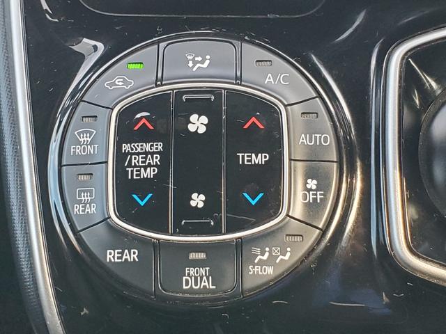 ヴォクシー ハイブリッドＺＳ　煌　純正１０インチナビ　フルセグ　ＣＤ　ＤＶＤ　Ｂｌｕｅｔｏｏｔｈ　バックカメラＥＴＣ　両側パワースライドドア　純正１２．８インチフリップダウンモニター　クルーズコントロール　前席シートヒーター　ＬＥＤ（24枚目）