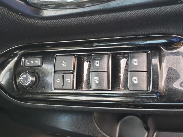 ヴォクシー ハイブリッドＺＳ　煌　純正１０インチナビ　フルセグ　ＣＤ　ＤＶＤ　Ｂｌｕｅｔｏｏｔｈ　バックカメラＥＴＣ　両側パワースライドドア　純正１２．８インチフリップダウンモニター　クルーズコントロール　前席シートヒーター　ＬＥＤ（33枚目）