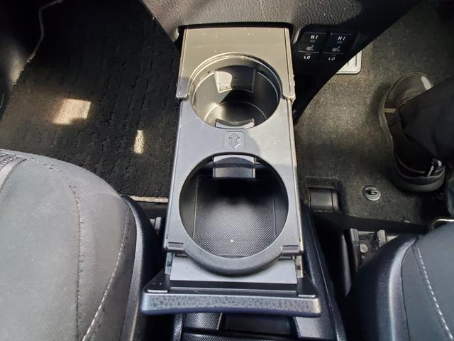 ヴォクシー ハイブリッドＺＳ　煌　純正１０インチナビ　フルセグ　ＣＤ　ＤＶＤ　Ｂｌｕｅｔｏｏｔｈ　バックカメラＥＴＣ　両側パワースライドドア　純正１２．８インチフリップダウンモニター　クルーズコントロール　前席シートヒーター　ＬＥＤ（40枚目）