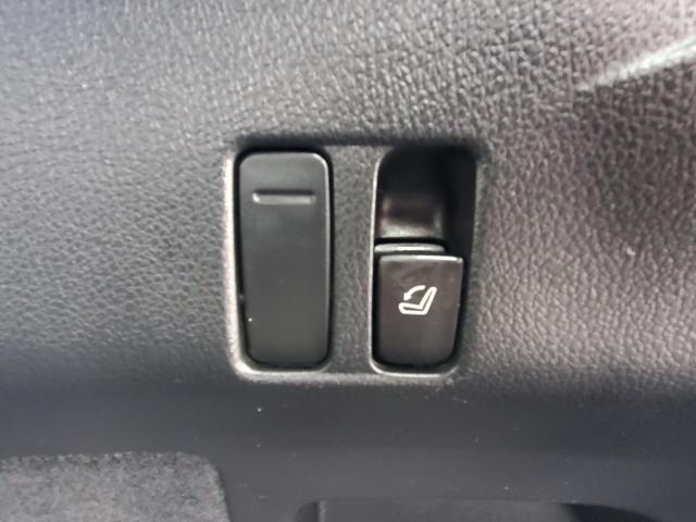 レヴォーグ １．６ＧＴアイサイト　ナビ　フルセグ　バックカメラ　ＥＴＣ　Ｂｌｕｅｔｏｏｔｈ　ＣＤ／ＤＶＤ　クルーズコントロール　アイドリングストップ　ＢＳＭ　パワーシート　オートマチックハイビーム　純正１７インチアルミホイール（51枚目）