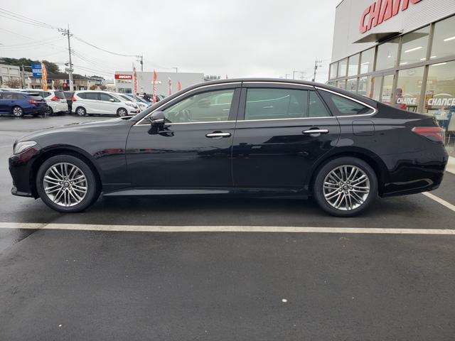 TOYOTA CROWN HYBRID S
