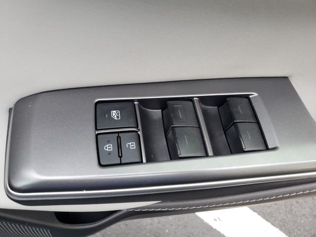 TOYOTA CROWN HYBRID S