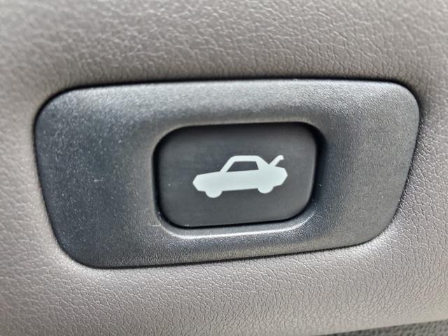 TOYOTA CROWN HYBRID S