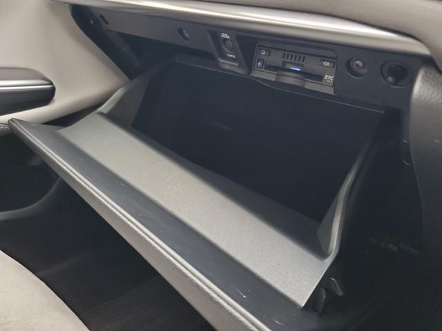 TOYOTA CROWN HYBRID S