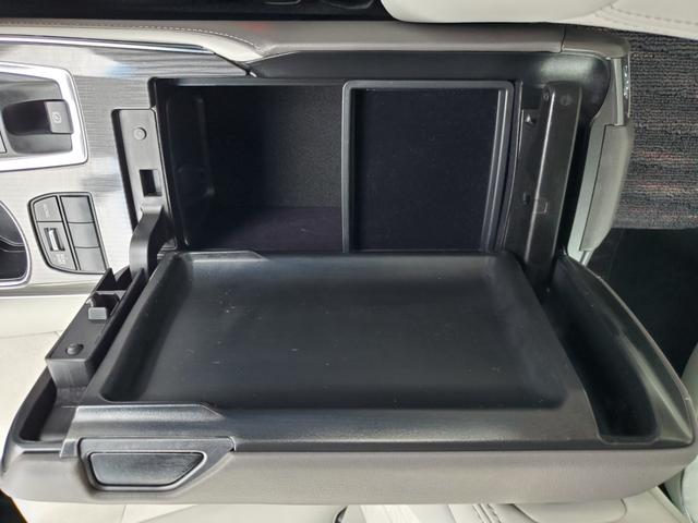 TOYOTA CROWN HYBRID S