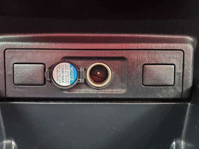 TOYOTA PRIUS ALPHA S