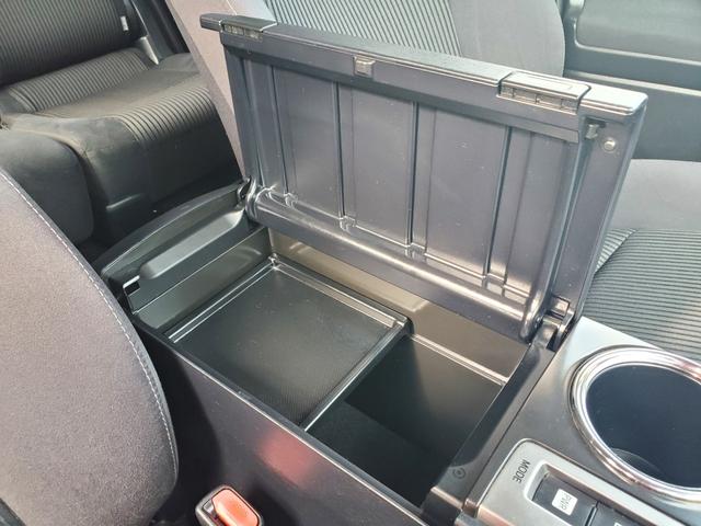 TOYOTA PRIUS ALPHA S