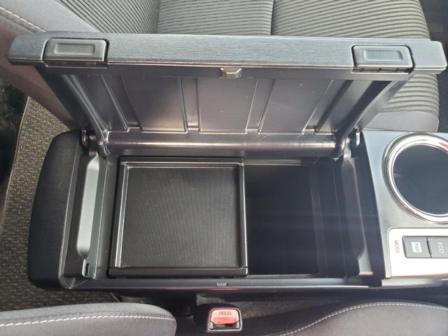 TOYOTA PRIUS ALPHA S