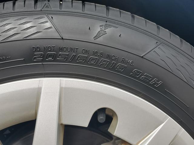 TOYOTA PRIUS ALPHA S