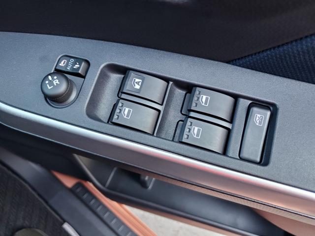 ルーミー カスタムＧ　ナビ　ワンセグ　バックカメラ　ＥＴＣ　Ｂｌｕｅｔｏｏｔｈ　ＣＤ　両側電動スライドドア　クルーズコントロール　アイドリングストップ　コーナーセンサー　シートヒーター　純正１４インチＡＷ　スマートキー（33枚目）