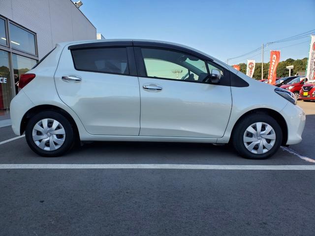 TOYOTA VITZ 1.0F LED EDITION