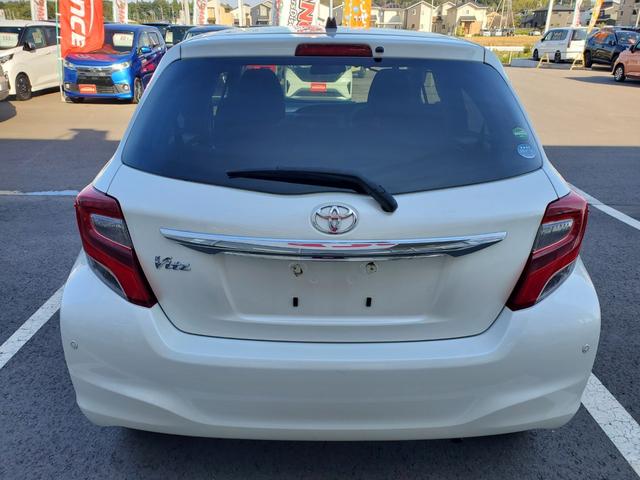 TOYOTA VITZ 1.0F LED EDITION