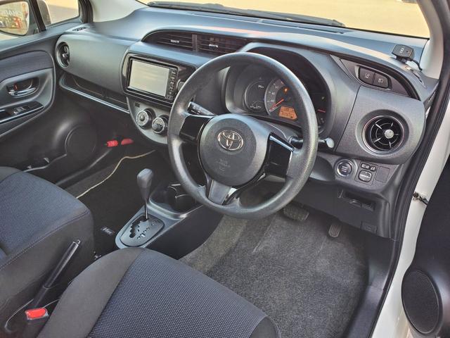 TOYOTA VITZ 1.0F LED EDITION