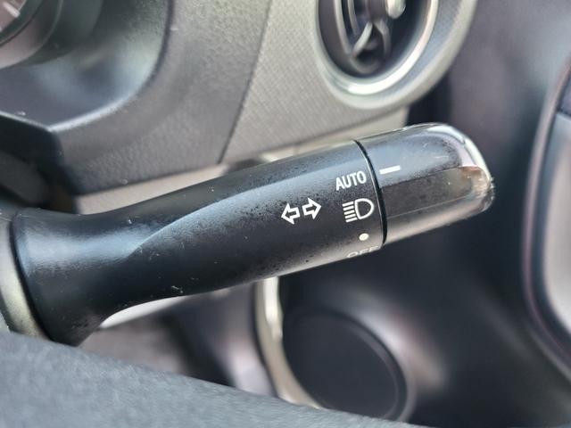 TOYOTA VITZ 1.0F LED EDITION