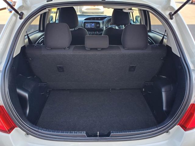 TOYOTA VITZ 1.0F LED EDITION